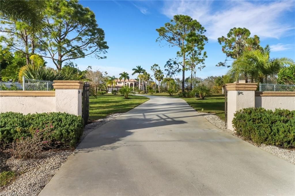 3885 52nd Ave Ne, Naples, FL 34120 Photo