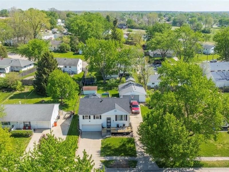 558 Bowser Drive, Bethel Township, OH 45344 Photo 3