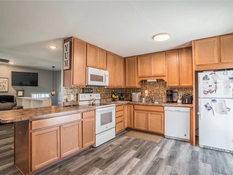 558 Bowser Drive, Bethel Township, OH 45344 Photo 5