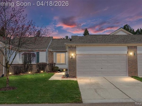 405 Ravencrest Lane , Westland, MI 48185