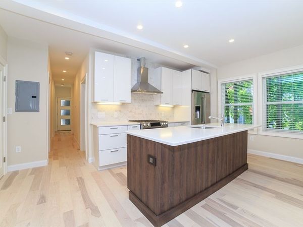 189 I Street, Unit 1, Boston, MA 02127