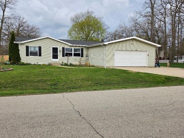 N1143 Linden ROAD, Genoa City, WI 53128