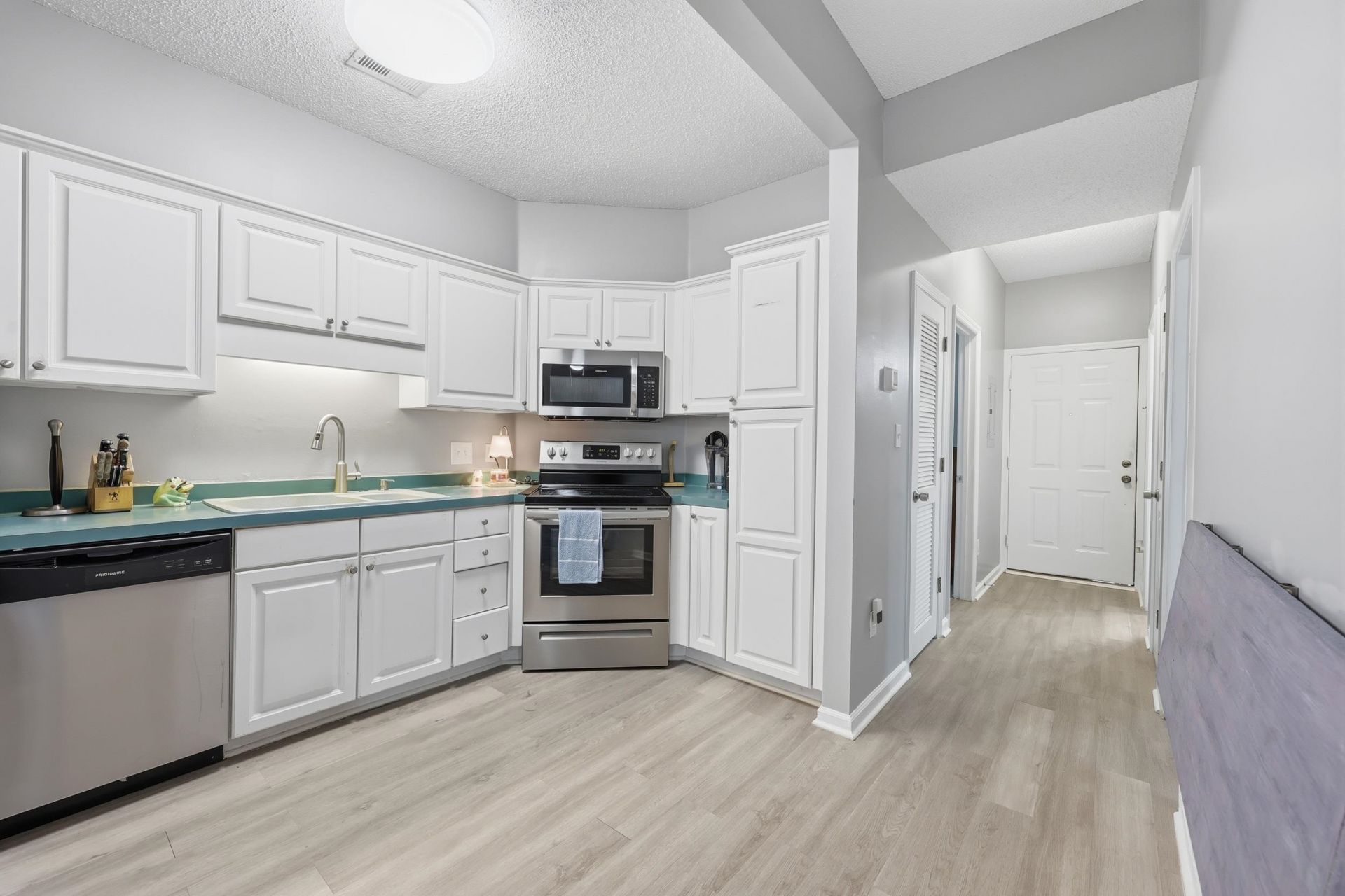 1101 Sweetwater Blvd.  Photo 7