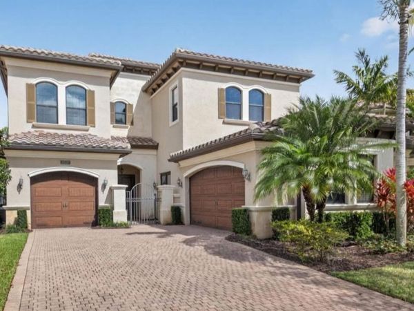 8527 Lewis River Road, Delray Beach, FL 33446