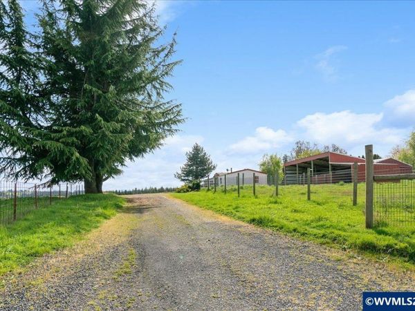 38910 S Prospect Dr, Molalla, OR 97038