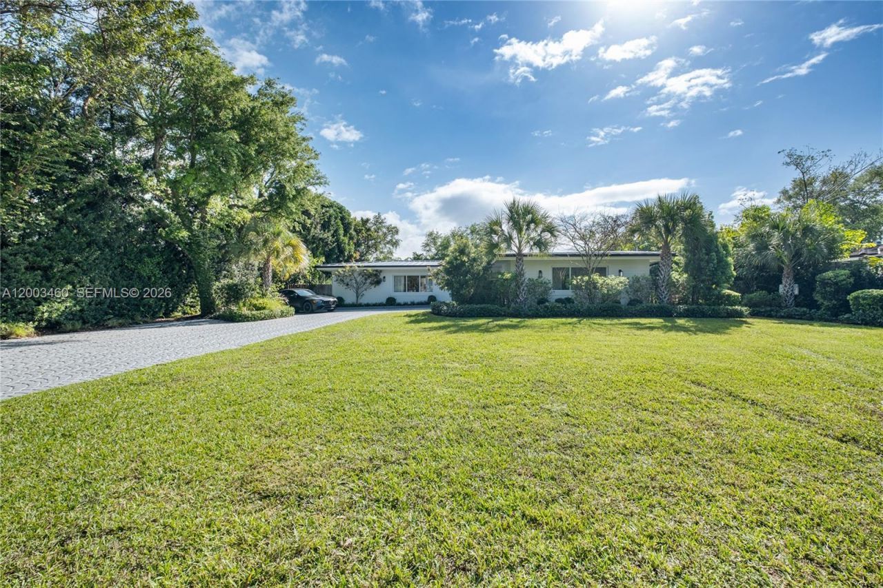 10235 SW 58th Ct, Pinecrest, FL 33156 Photo