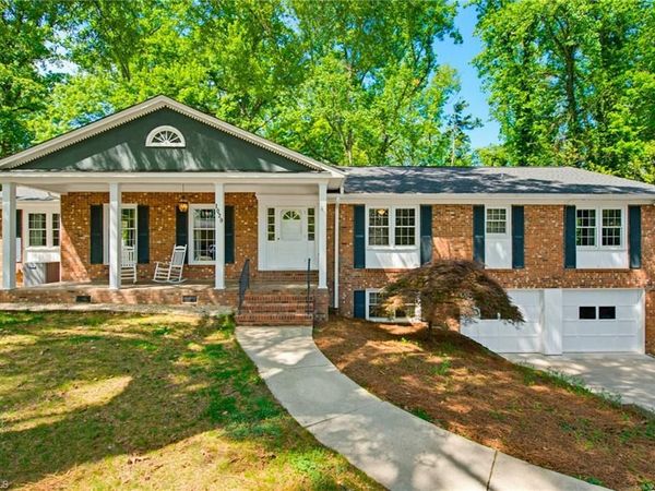 1029 Cantering Road, High Point, NC 27265