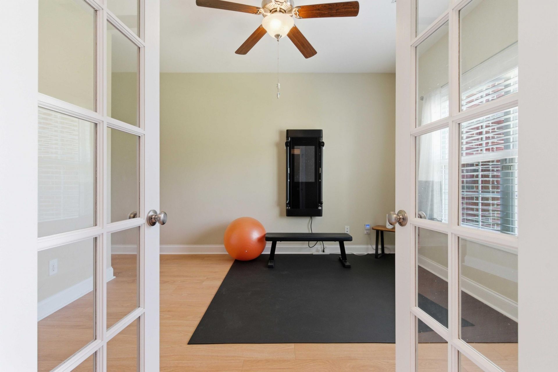 5547 Crescent View Drive Photo 13