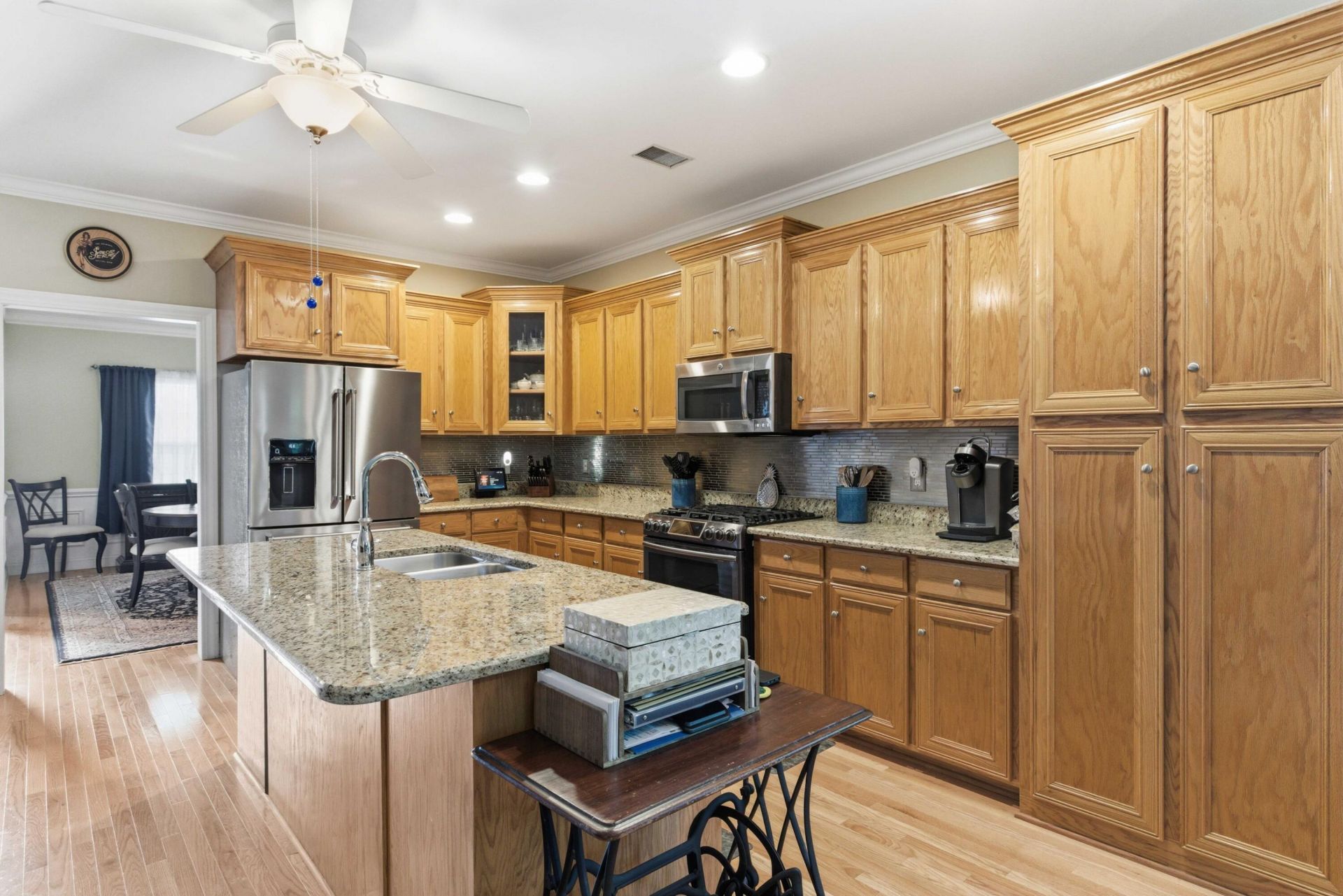 5547 Crescent View Drive Photo 18