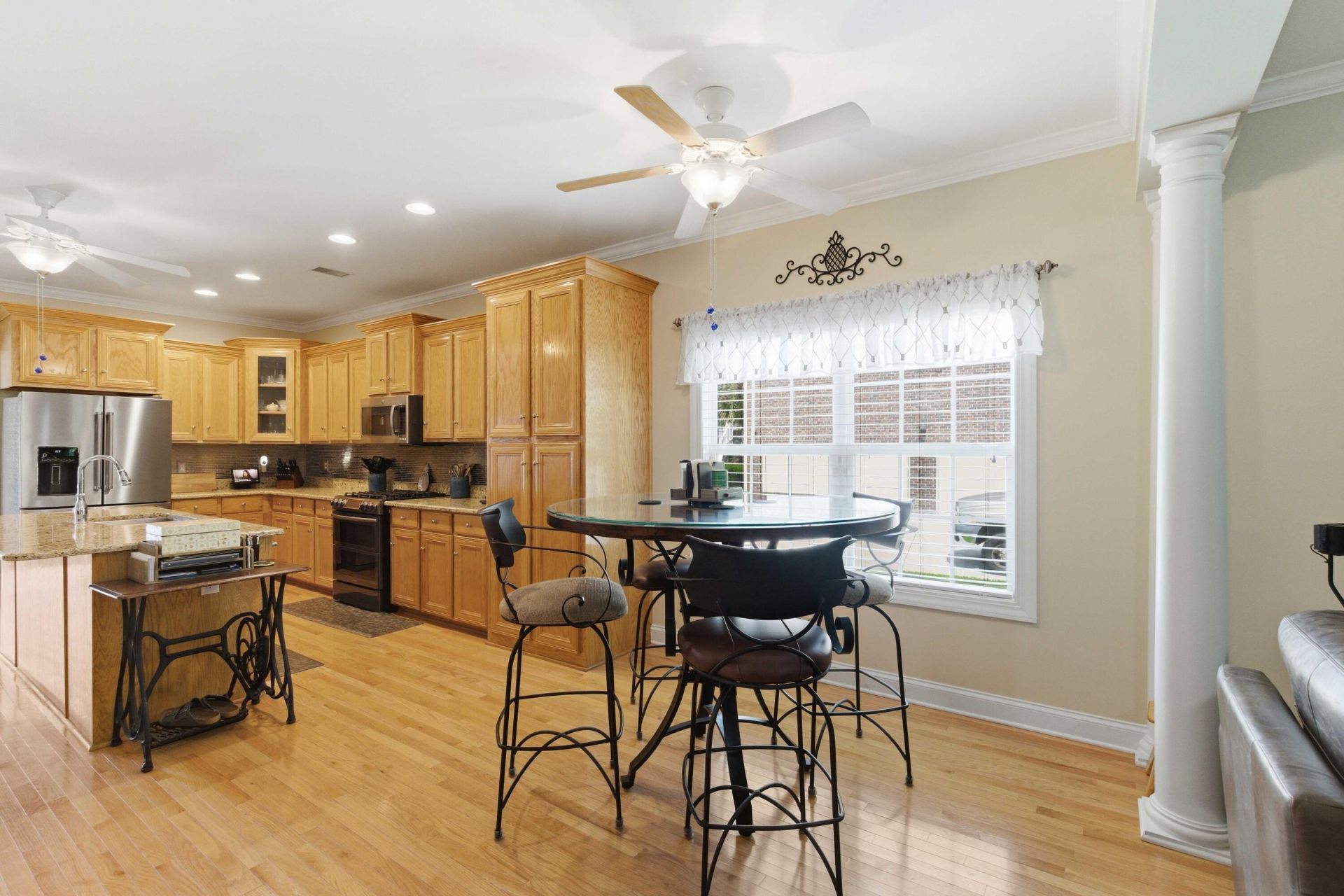 5547 Crescent View Drive Photo 24