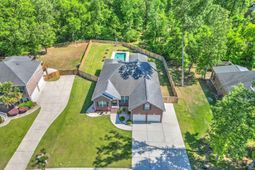 5547 Crescent View Drive photo 4