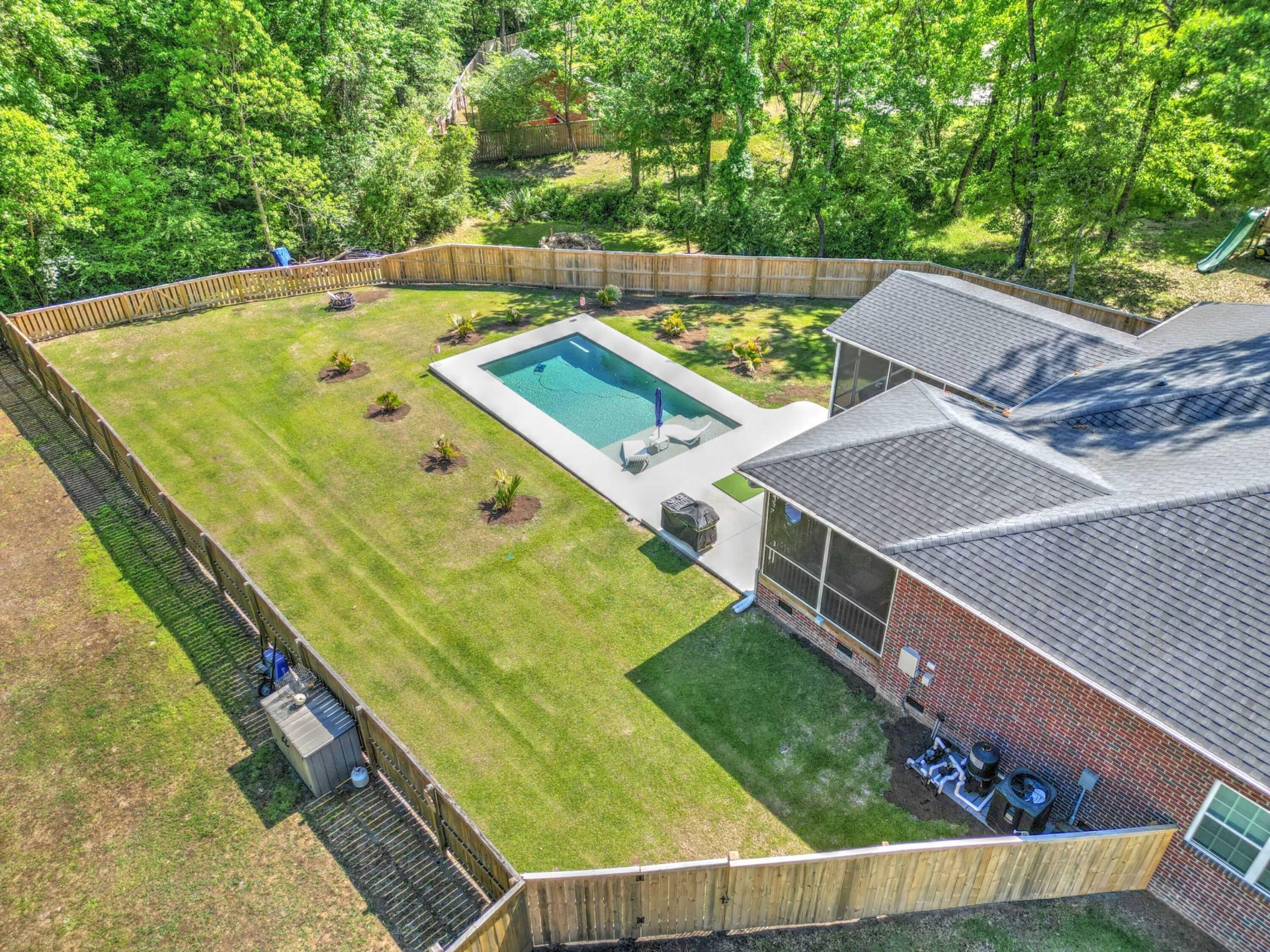 5547 Crescent View Drive Photo 5