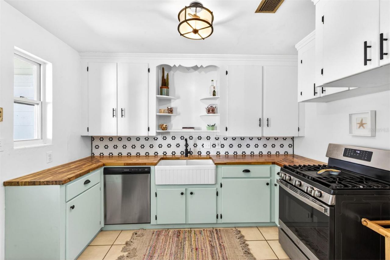 1006 NE 12th Avenue, Gainesville, FL 32601 Photo