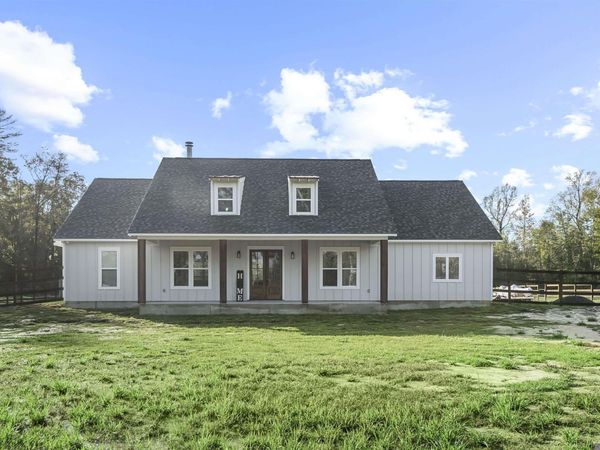 15370 Milldale Rd, Zachary, LA 70791