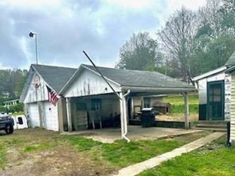 15711 Main Street SE, Brownsville, OH 43721 Photo 5