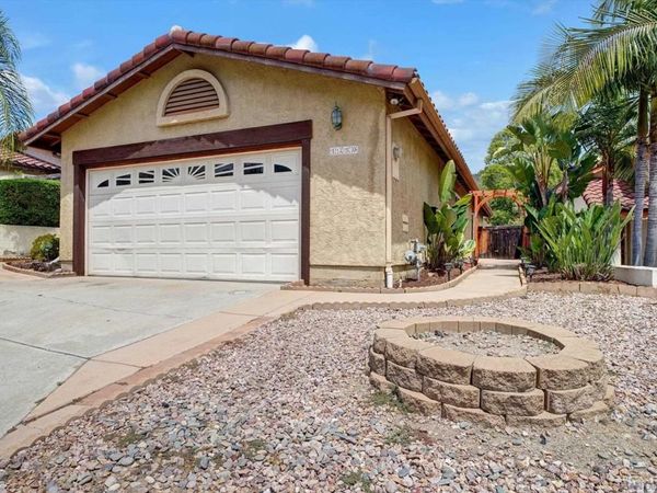 1350 Dos Hermanos Gln, Escondido, CA 92027