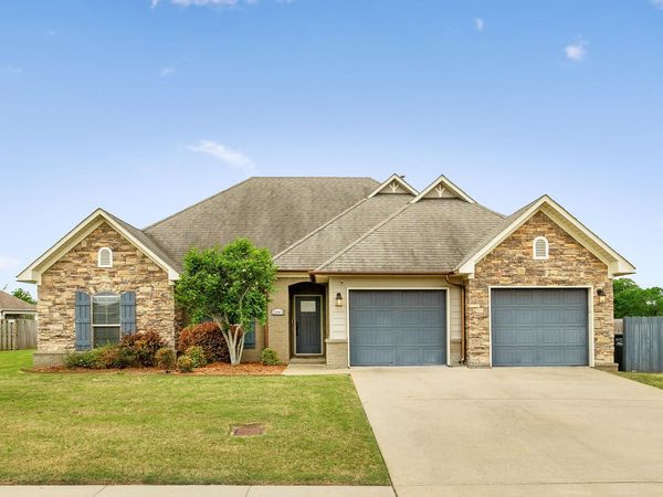 2045 Bellingrath Gardens, Conway, AR 72034