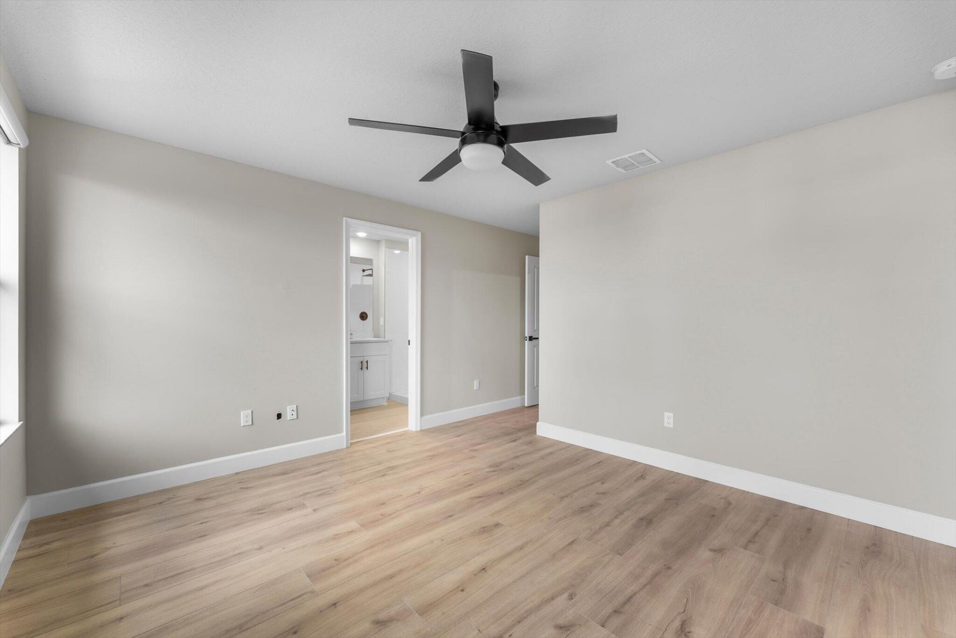 5661 Mentmore Drive, Mangonia Park, FL 33407 Photo