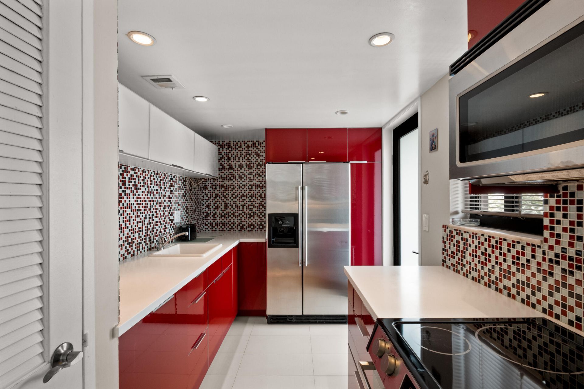 301 Golden Isles Drive, Unit 412, Hallandale Beach, FL 33009 Photo