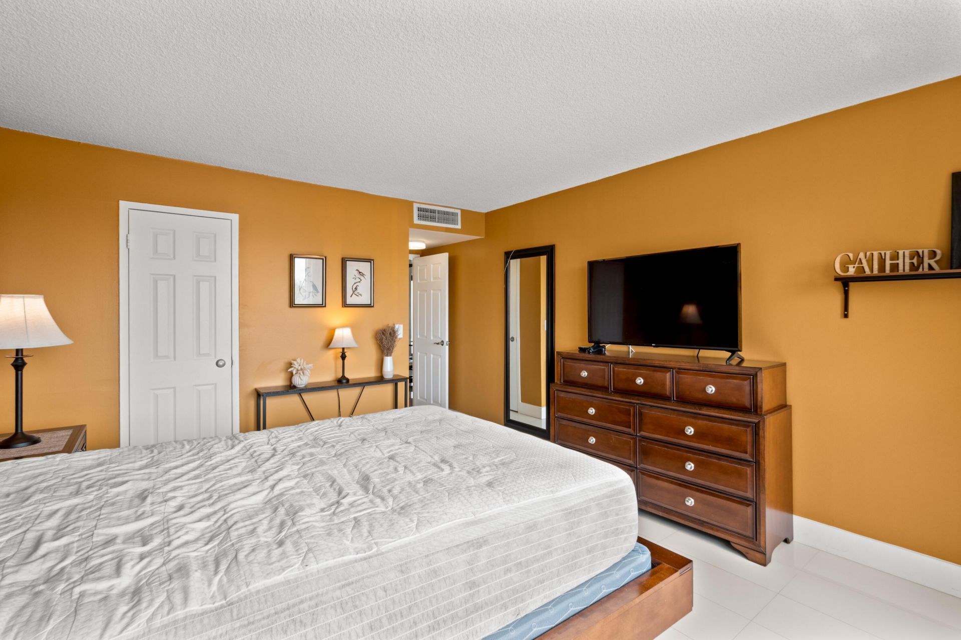 301 Golden Isles Drive, Unit 412, Hallandale Beach, FL 33009 Photo