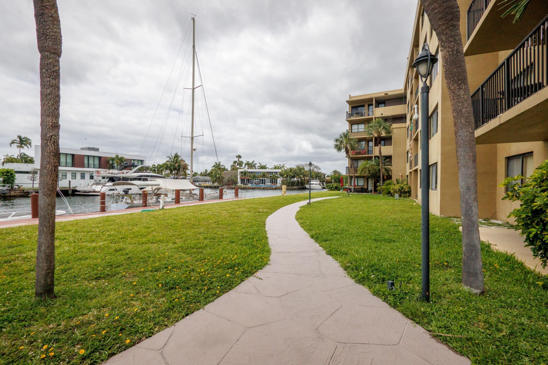301 Golden Isles Drive, Unit 412, Hallandale Beach, FL 33009 Photo