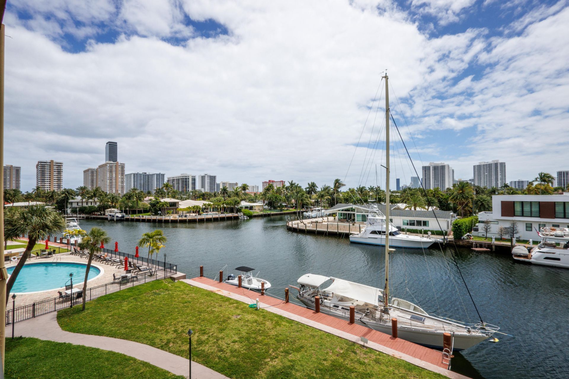 301 Golden Isles Drive, Unit 412, Hallandale Beach, FL 33009 Photo