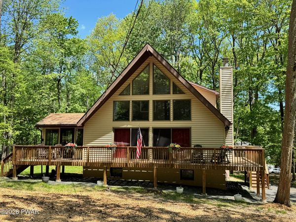 219 Indian Drive, Greentown, PA 18426