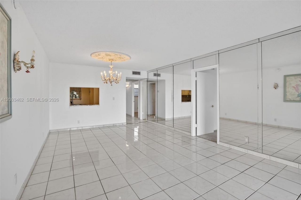 9235 Lagoon Pl , Unit 404, Davie, FL 33324 Photo