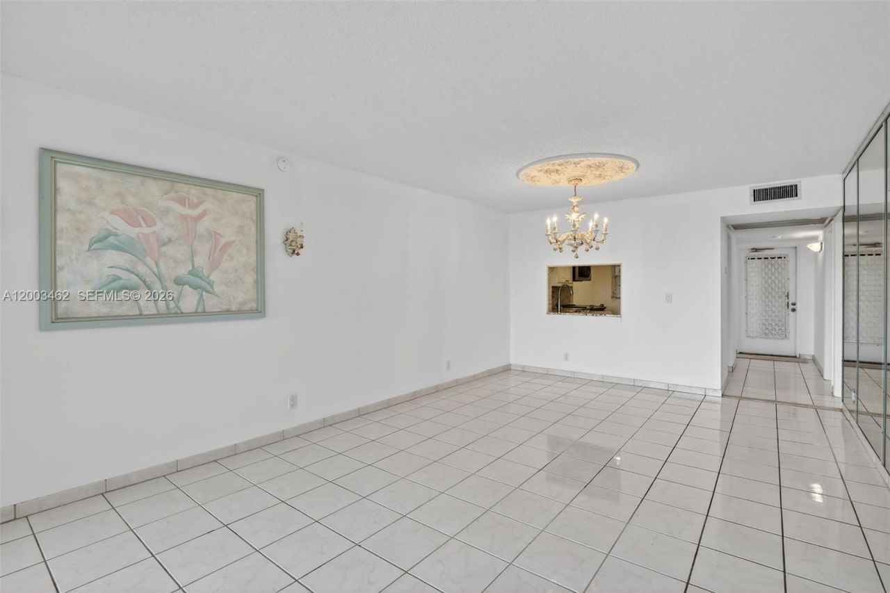 9235 Lagoon Pl , Unit 404, Davie, FL 33324 Photo