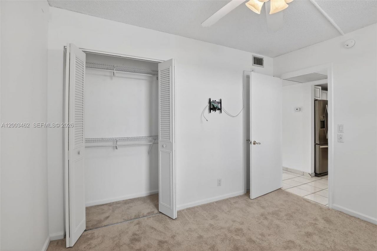 9235 Lagoon Pl , Unit 404, Davie, FL 33324 Photo