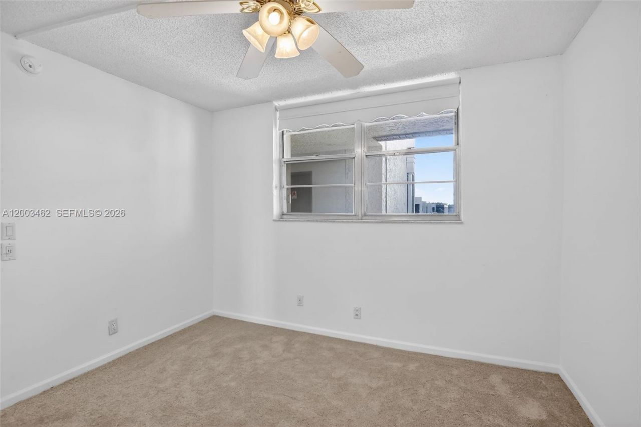 9235 Lagoon Pl , Unit 404, Davie, FL 33324 Photo