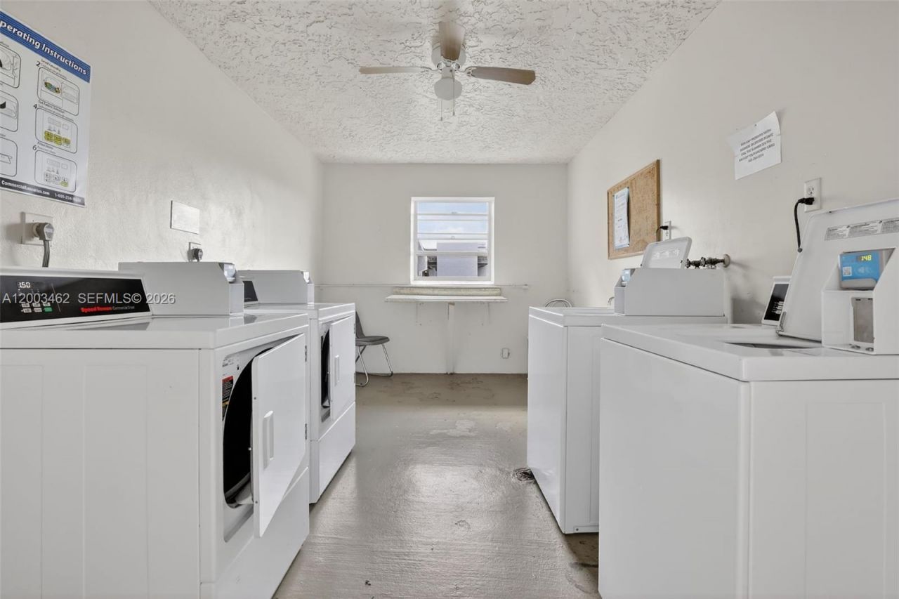 9235 Lagoon Pl , Unit 404, Davie, FL 33324 Photo