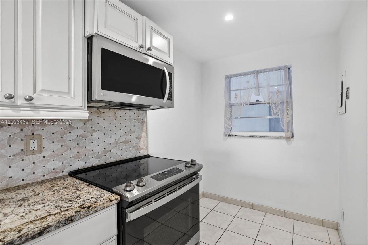 9235 Lagoon Pl , Unit 404, Davie, FL 33324 Photo