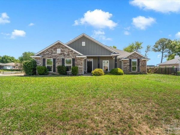 1264 Redwood Ln, Gulf Breeze, FL 32563