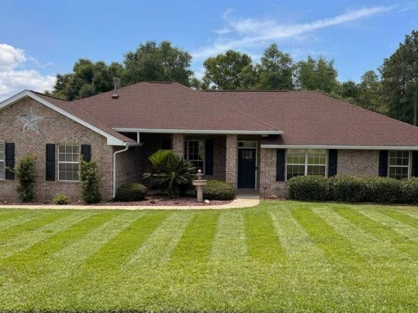 3055 Wallace Lake Rd, Pace, FL 32571