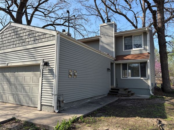 3705 Urbandale Avenue, Des Moines, IA 50310