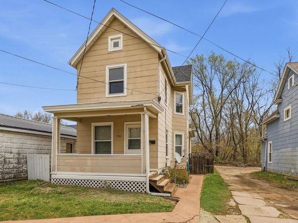 2186 Hodgdon Street, Dubuque, IA 52001