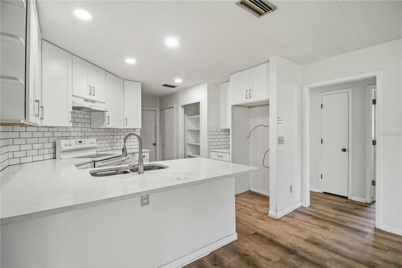 2715 27th Avenue Drive W, Bradenton, FL 34205 Photo