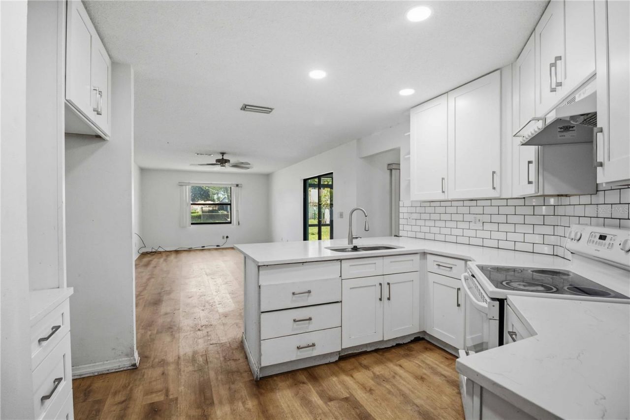 2715 27th Avenue Drive W, Bradenton, FL 34205 Photo