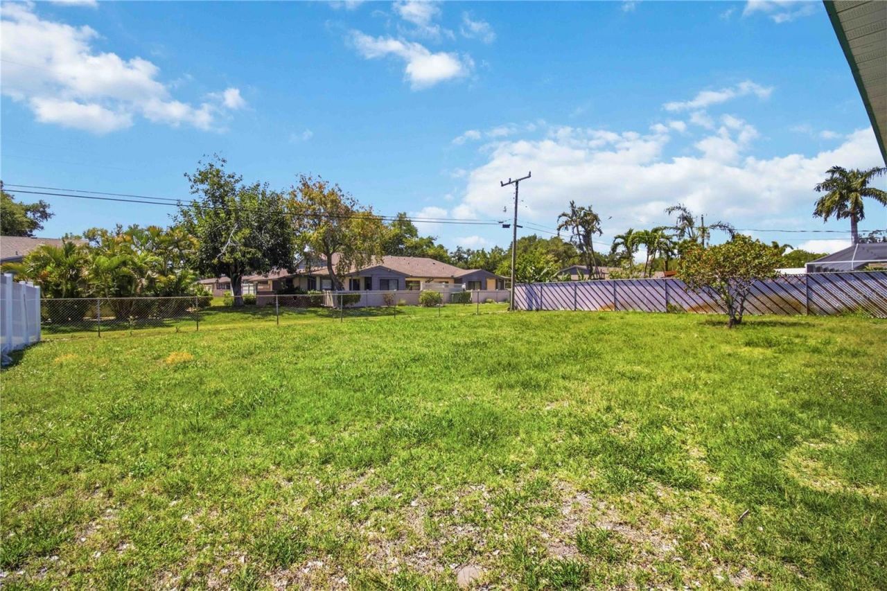 2715 27th Avenue Drive W, Bradenton, FL 34205 Photo