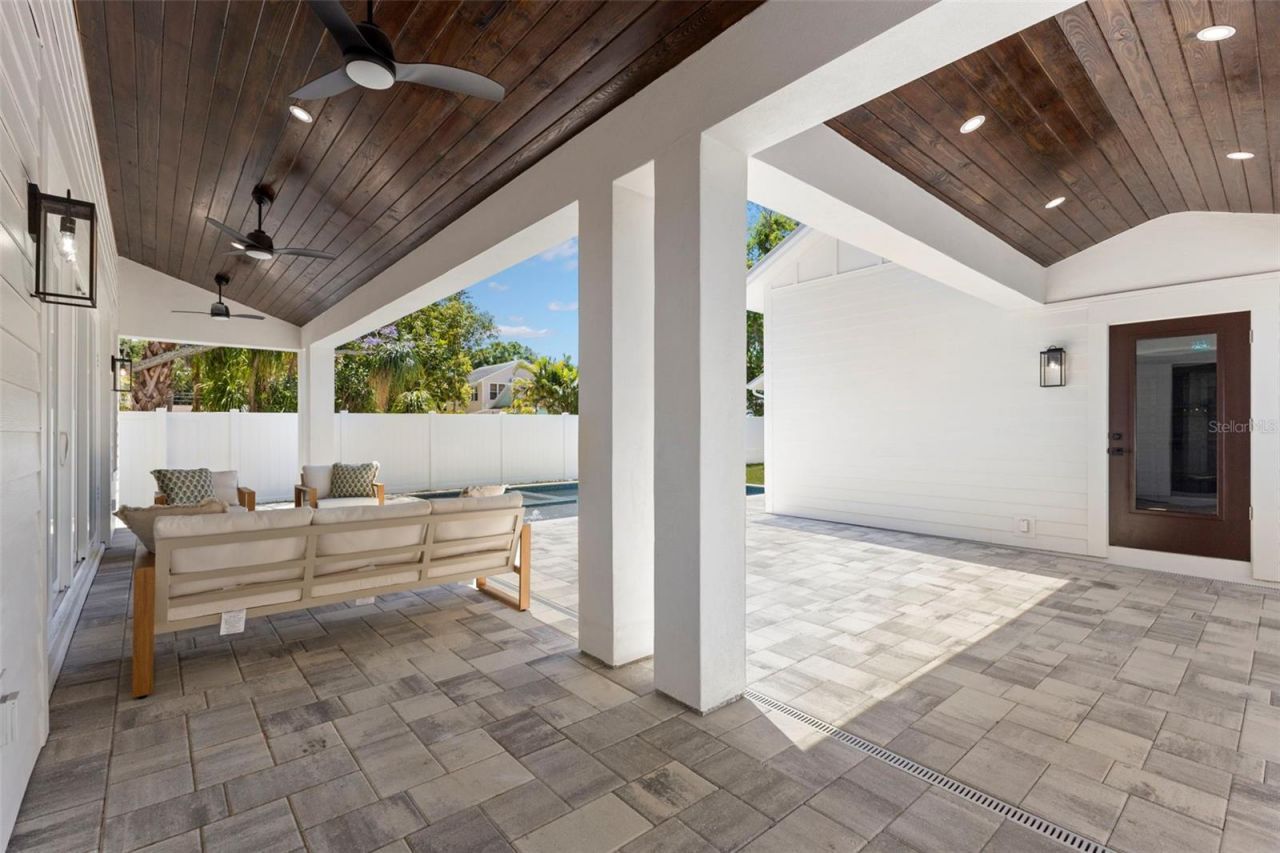 1100 8th Street N, Saint Petersburg, FL 33701 Photo