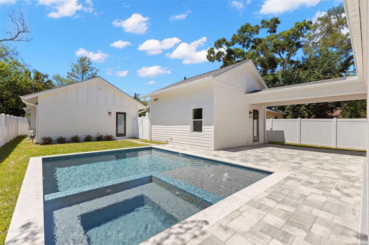 1100 8th Street N, Saint Petersburg, FL 33701 Photo