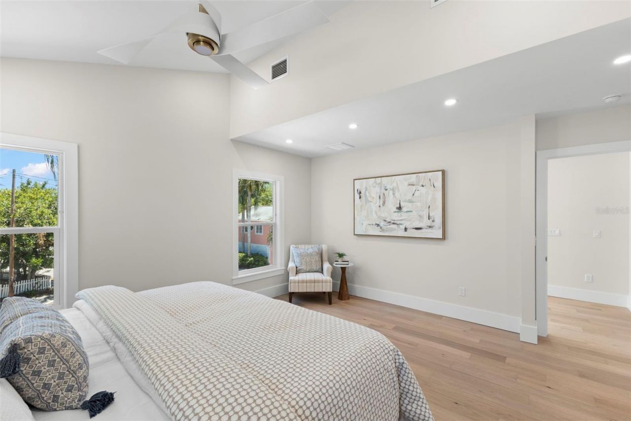 1100 8th Street N, Saint Petersburg, FL 33701 Photo
