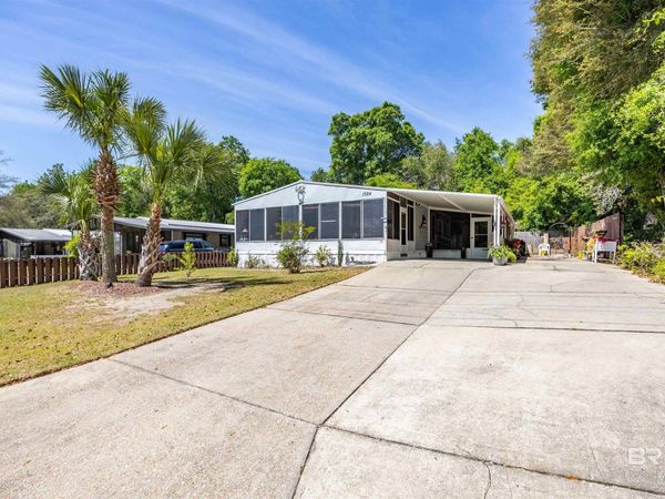 1524 Valencia Drive, Lillian, AL 36549