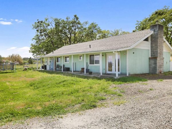 380 Greenleaf Drive, Eagle Point, OR 97524