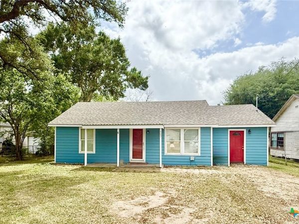 607 S East Street, Edna, TX 77957