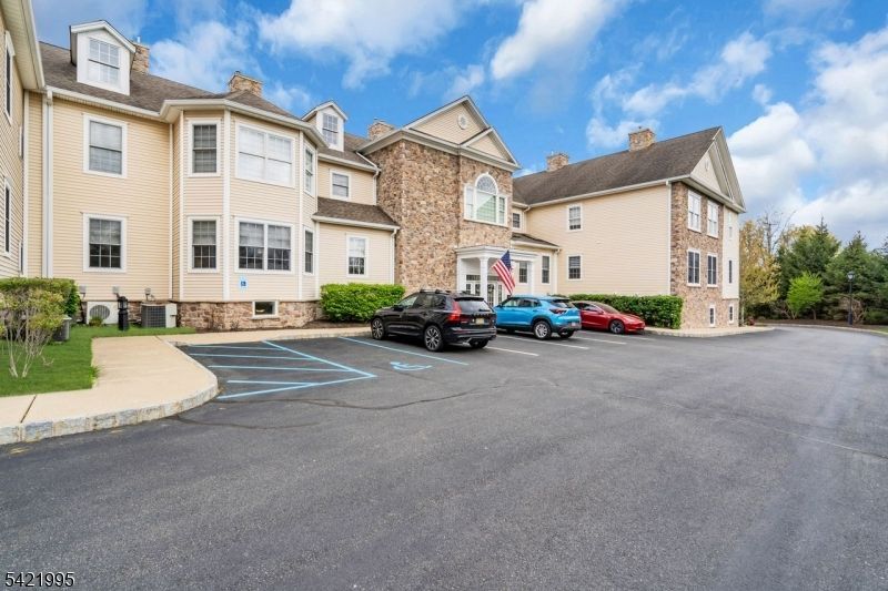 58 Brooklake Road Unit 21, Florham Park, NJ 07932 Main Photo