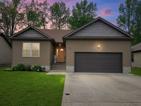 442 N Magnolia Dr, Clarksville, TN 37042