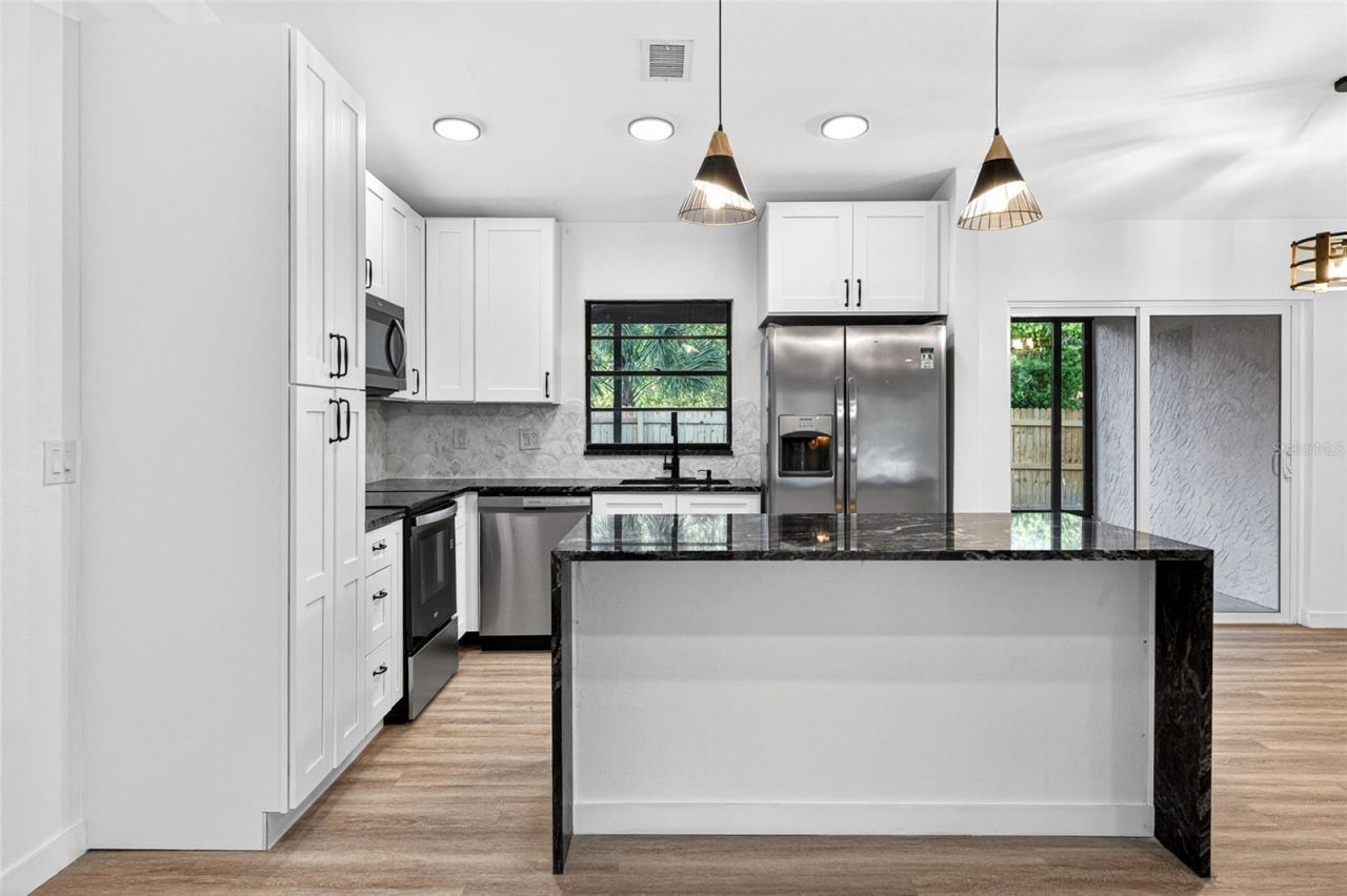 14841 Oak Vine Drive , Lutz, FL 33559 Photo