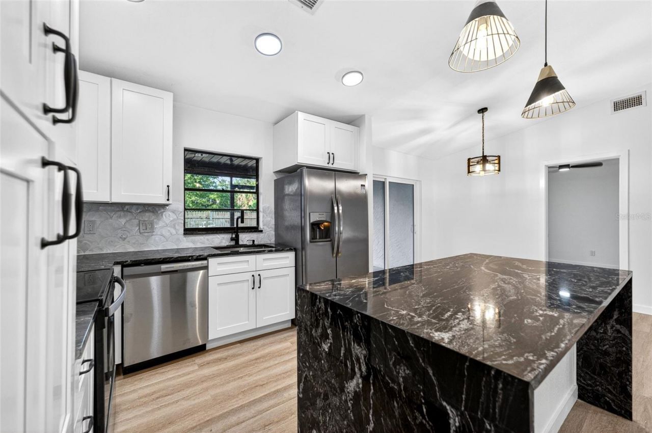 14841 Oak Vine Drive , Lutz, FL 33559 Photo